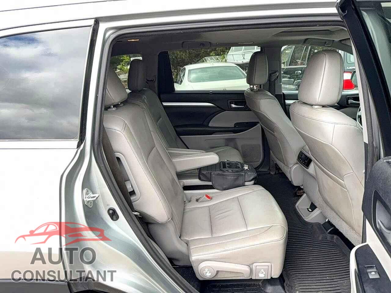 TOYOTA HIGHLANDER 2017 - 5TDJZRFH0HS409328