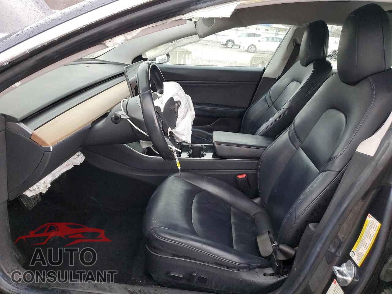 TESLA MODEL 3 2017 - 5YJ3E1EA6HF000913