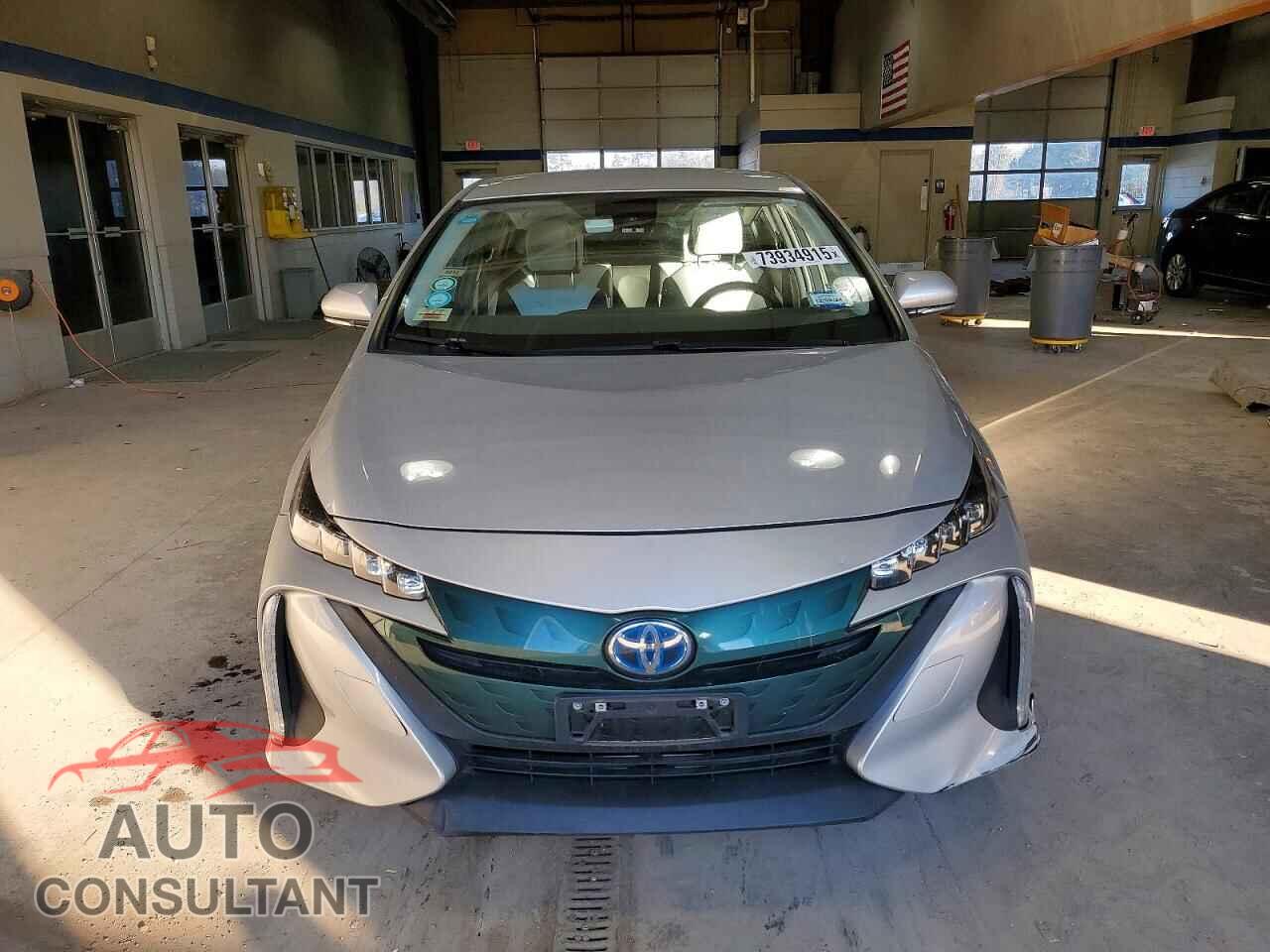TOYOTA PRIUS 2017 - JTDKARFP0H3021357
