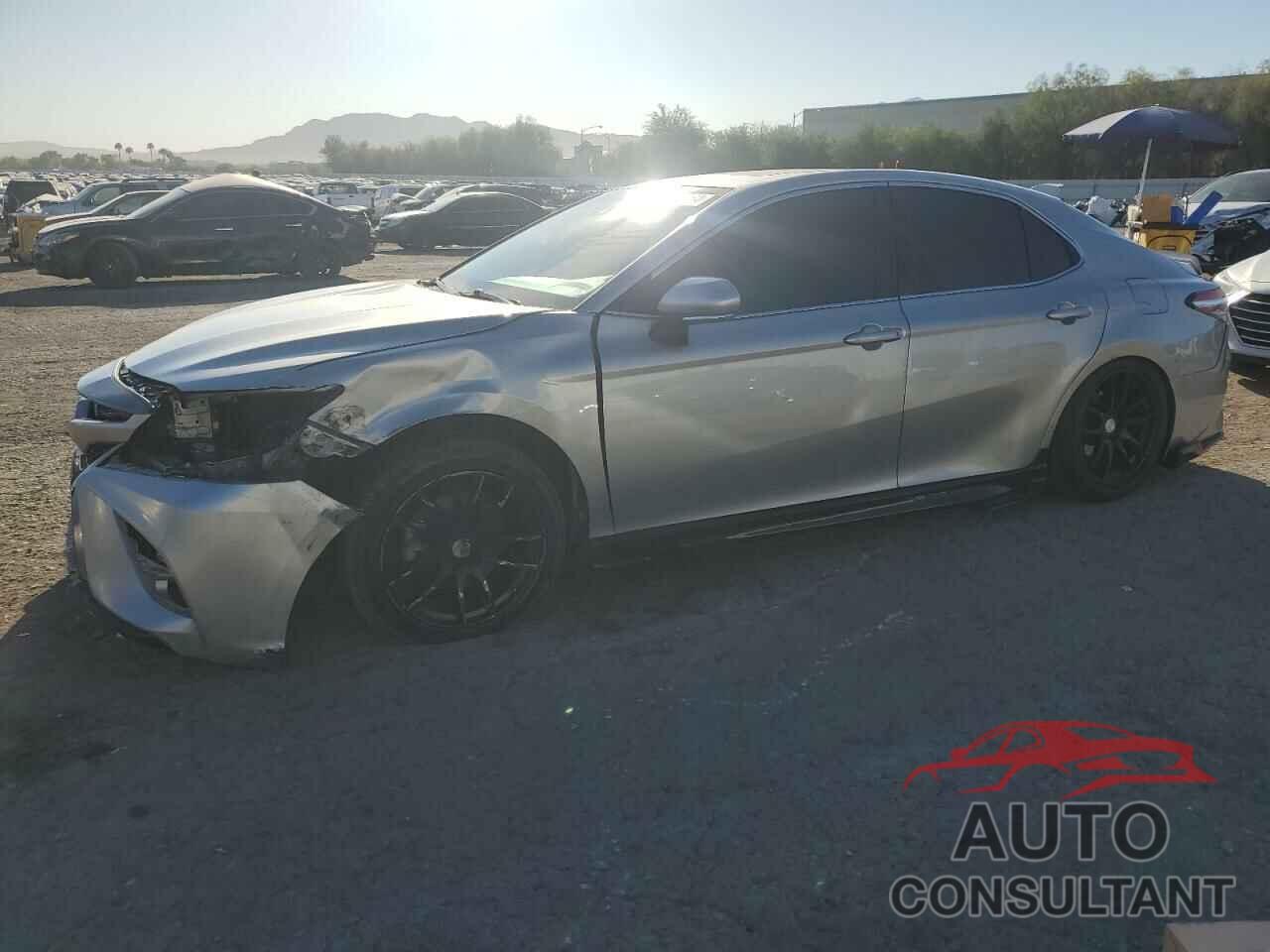 TOYOTA CAMRY 2018 - 4T1B11HK7JU646434