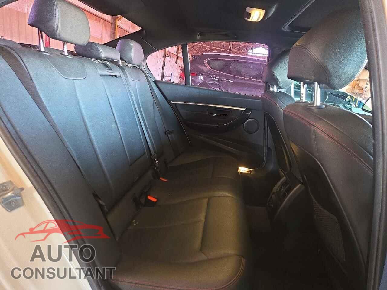 BMW 3 SERIES 2018 - WBA8B9C52JEE80880