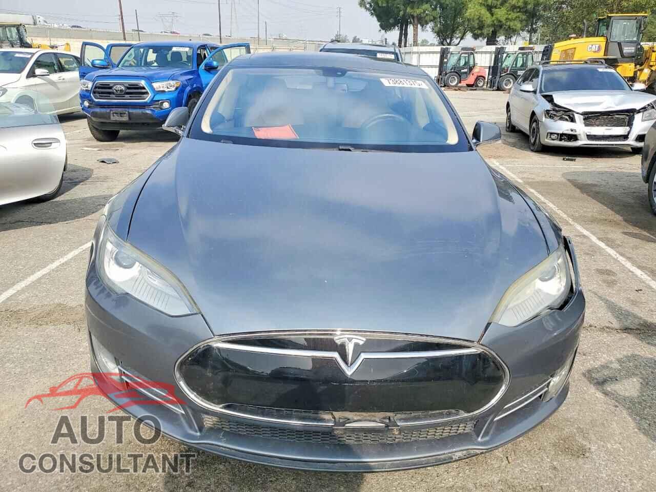 TESLA MODEL S 2013 - 5YJSA1DN5DFP04526