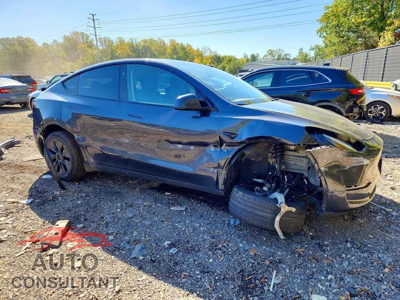 TESLA MODEL Y 2025 - 7SAYGDEE4SA360144