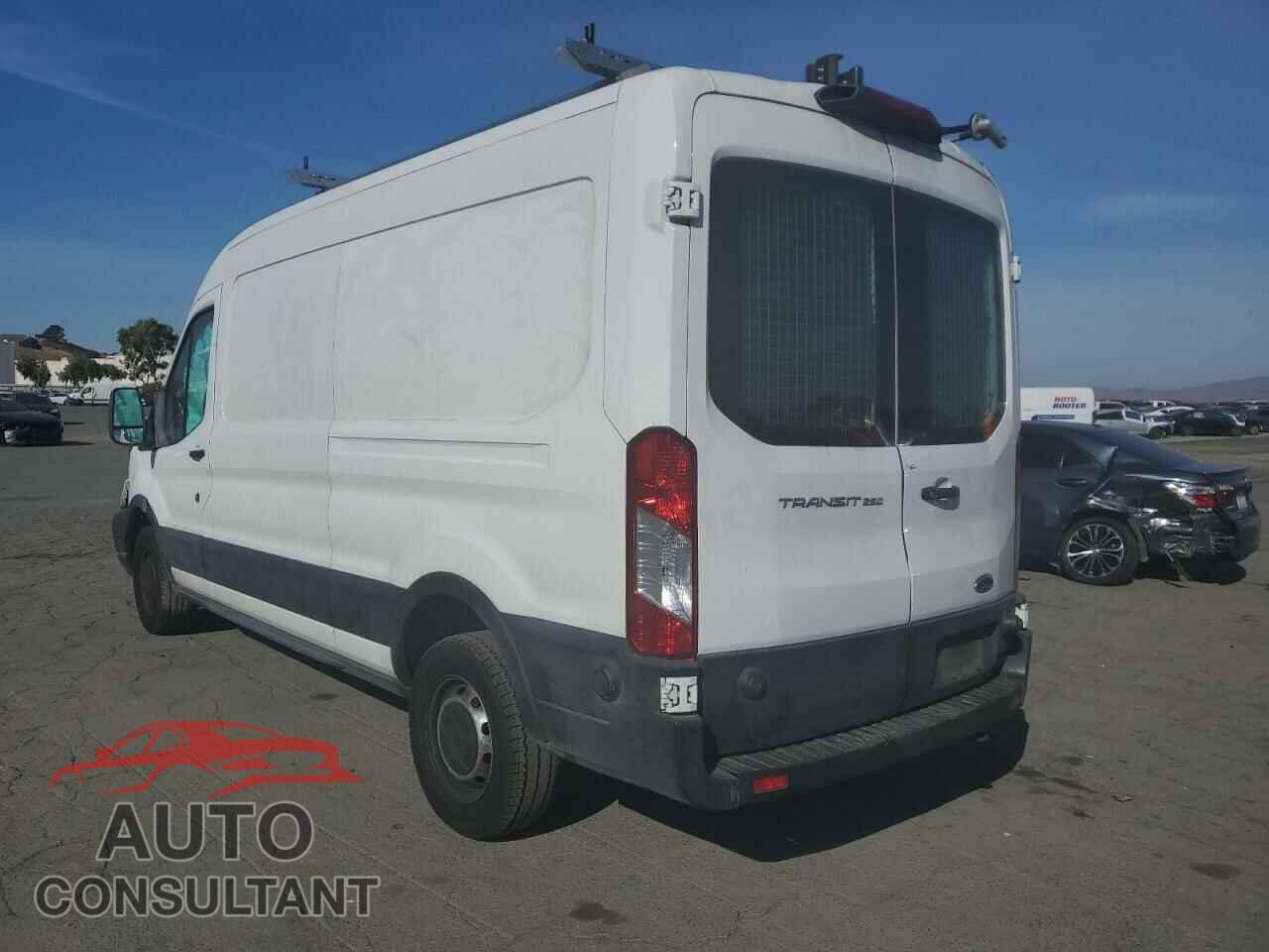 FORD TRANSIT 2019 - 1FTYR2CM2KKA15576