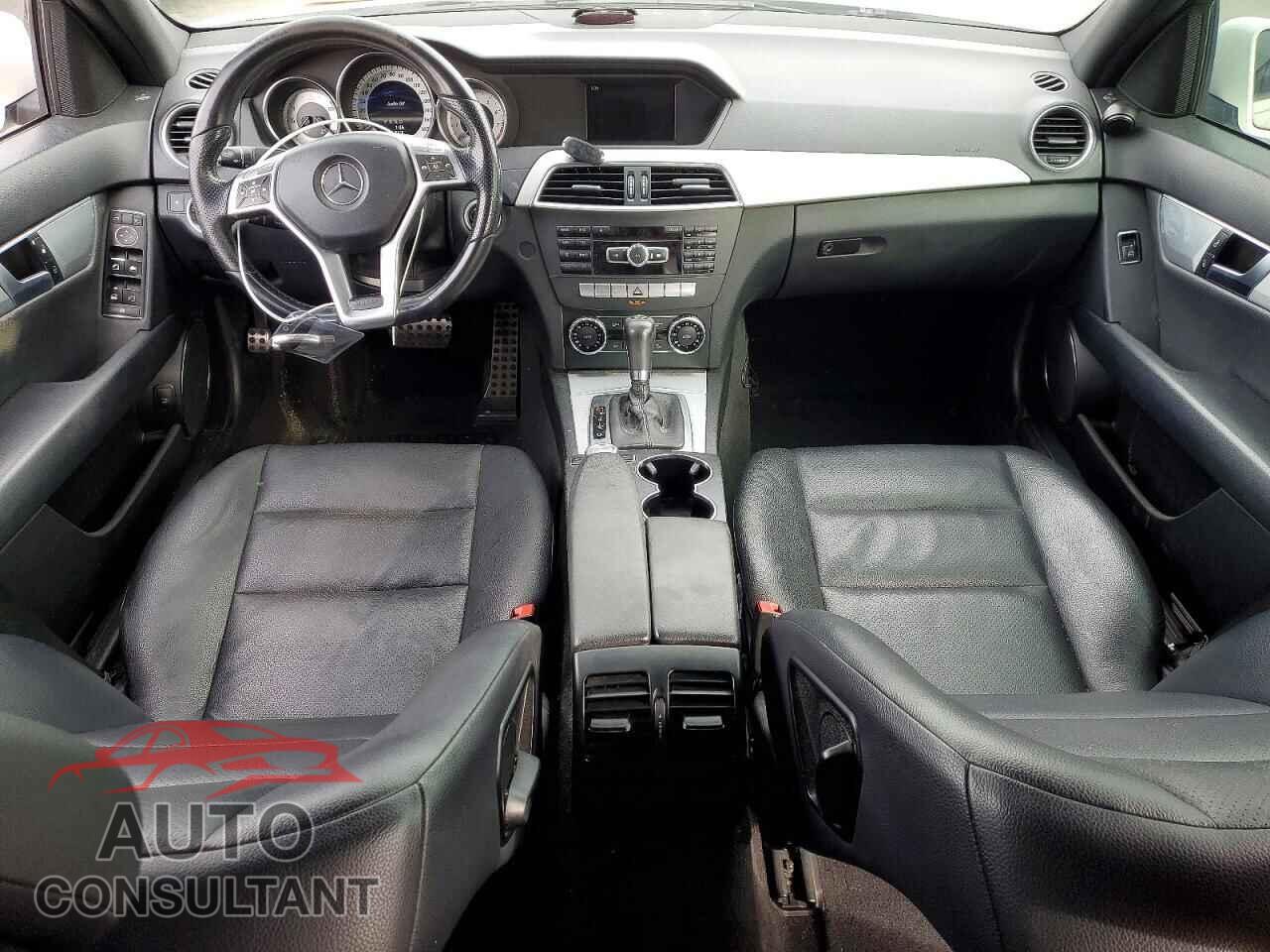 MERCEDES-BENZ C-CLASS 2013 - WDDGF4HB8DA801906