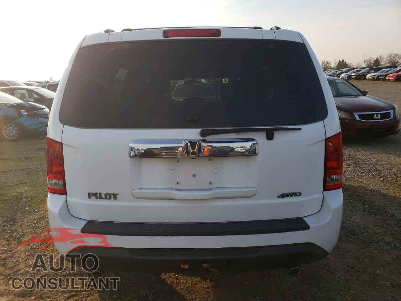 HONDA PILOT 2015 - 5FNYF4H55FB020568