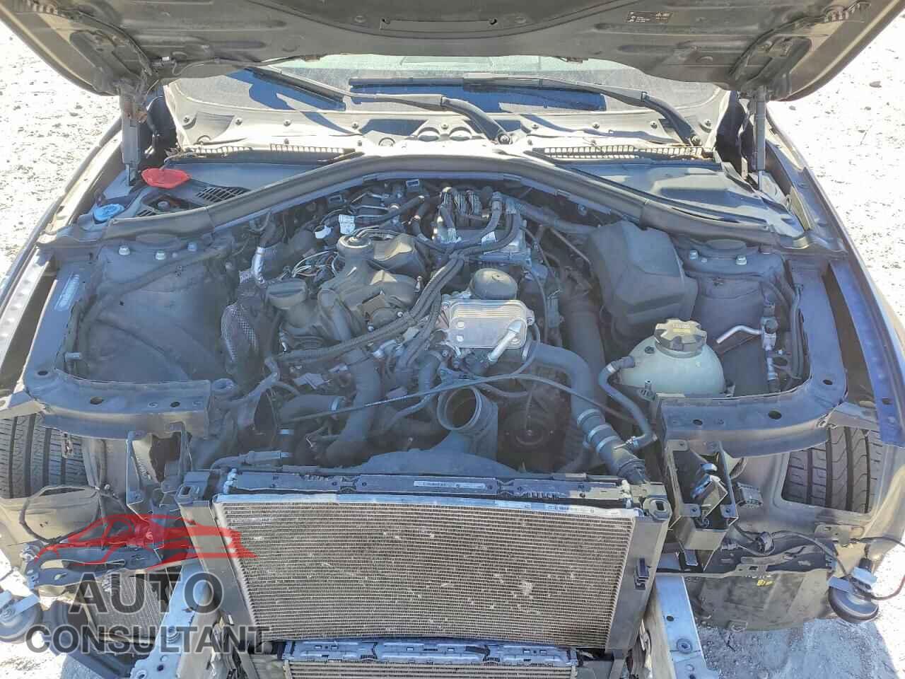 BMW 3 SERIES 2016 - WBA8E9G52GNU28043