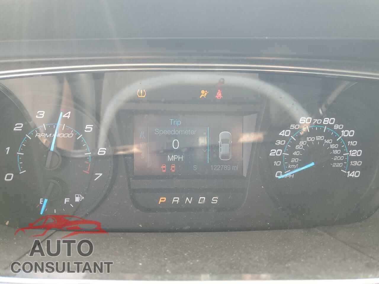 FORD TAURUS 2018 - 1FAHP2E83JG111133