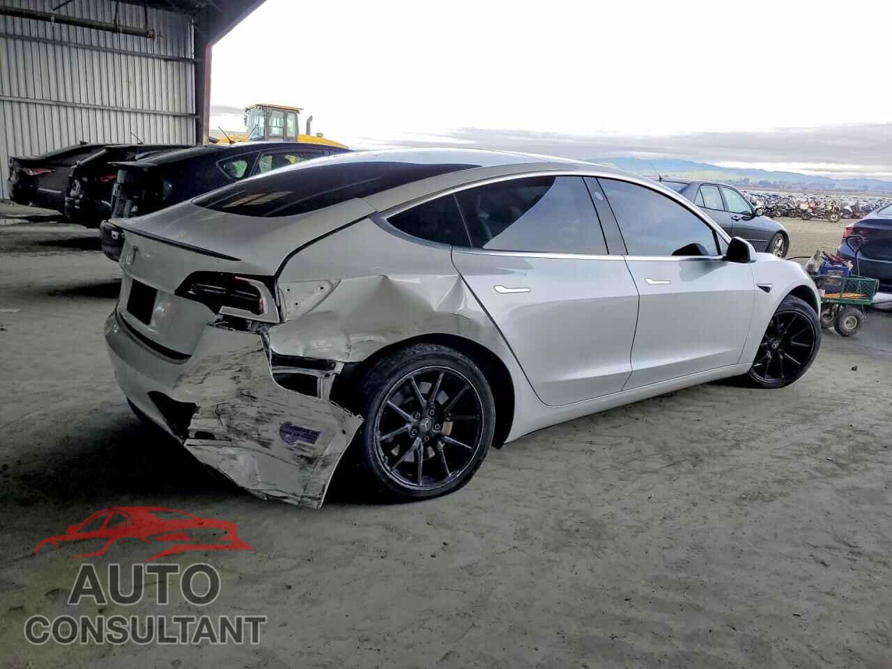 TESLA MODEL 3 2019 - 5YJ3E1EA4KF337507