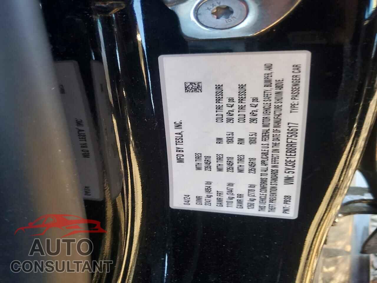 TESLA MODEL 3 2024 - 5YJ3E1EB8RF758617