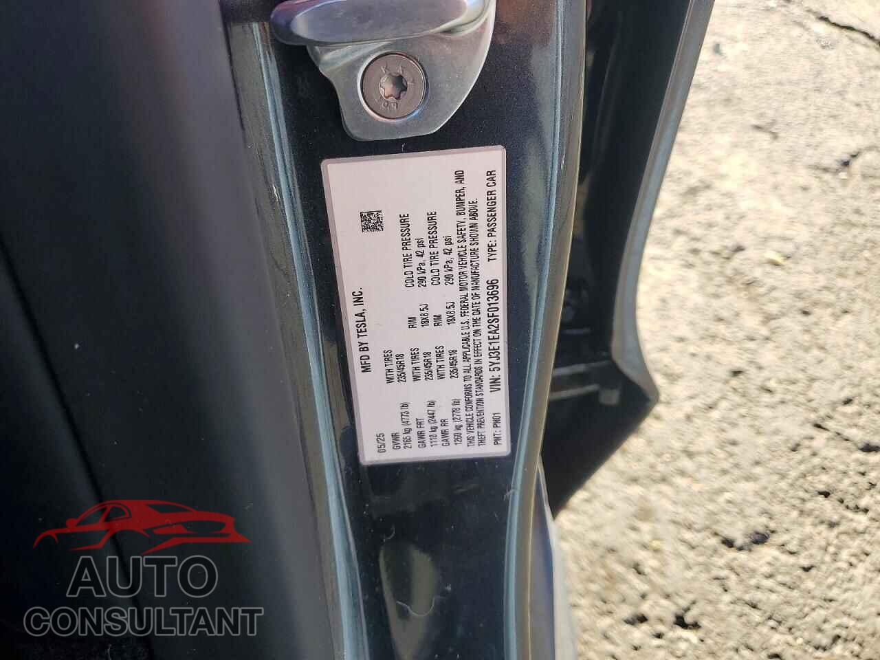 TESLA MODEL 3 2025 - 5YJ3E1EA2SF013696