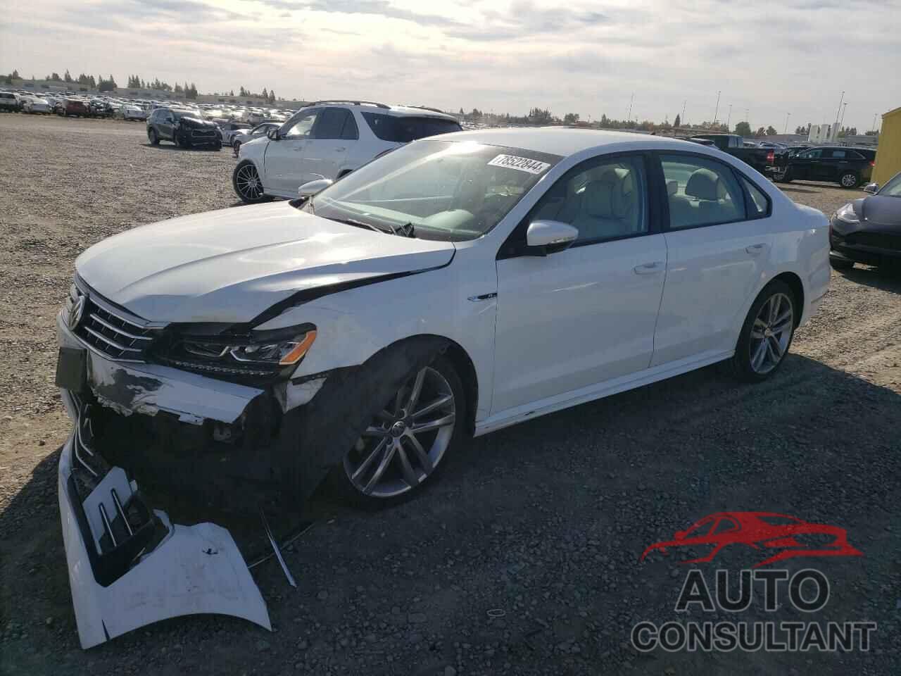 VOLKSWAGEN PASSAT 2018 - 1VWAA7A32JC009962