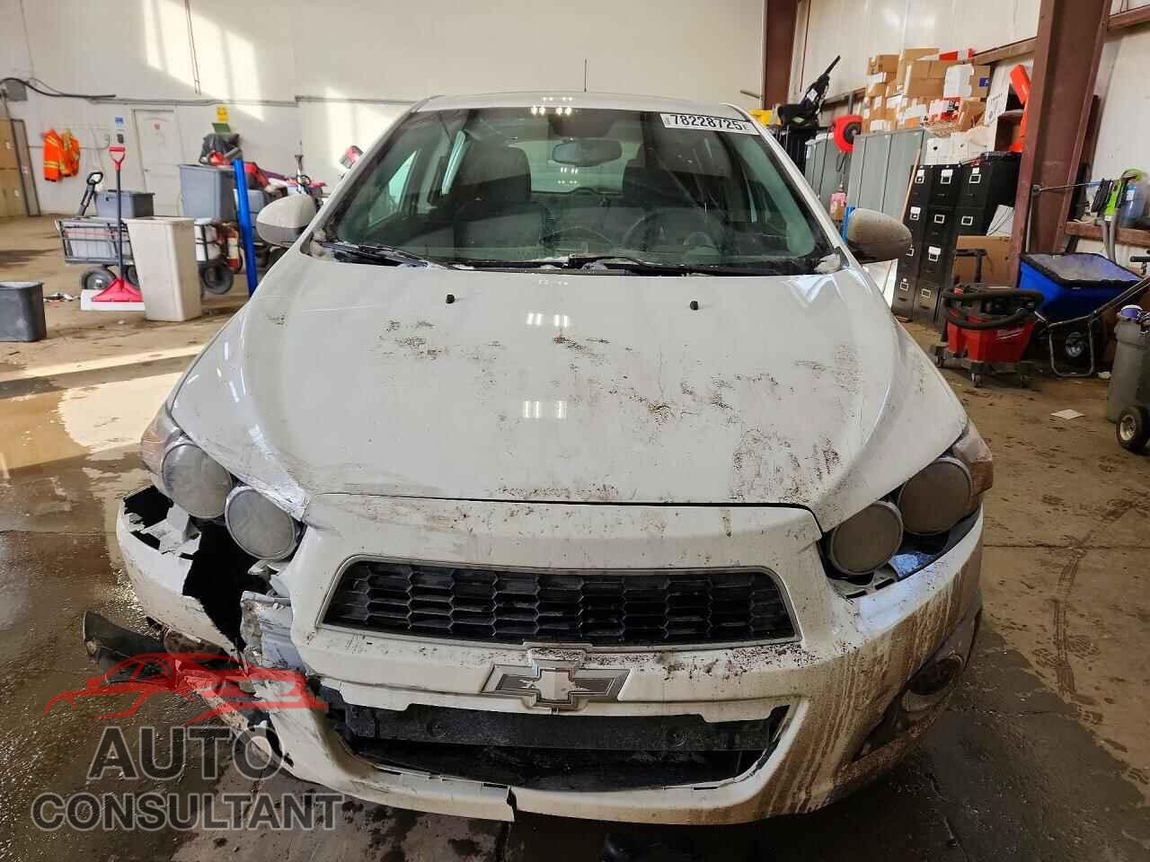 CHEVROLET SONIC 2014 - 1G1JC6EH4E4187619