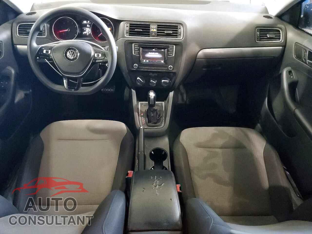 VOLKSWAGEN JETTA 2017 - 3VW2B7AJ0HM233885