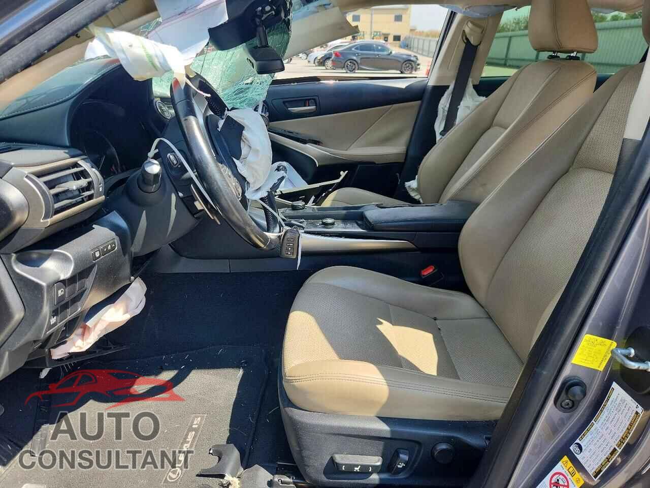 LEXUS IS 2018 - JTHBA1D27J5072162