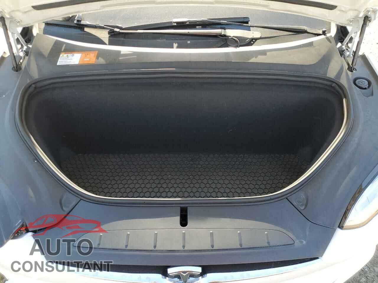 TESLA MODEL X 2017 - 5YJXCBE21HF068512