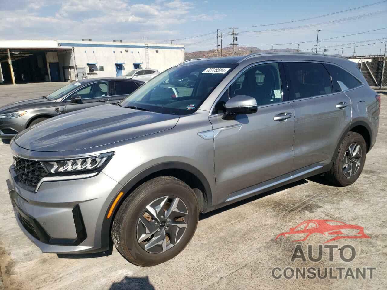KIA SORENTO 2023 - KNDRH4LG8P5142156