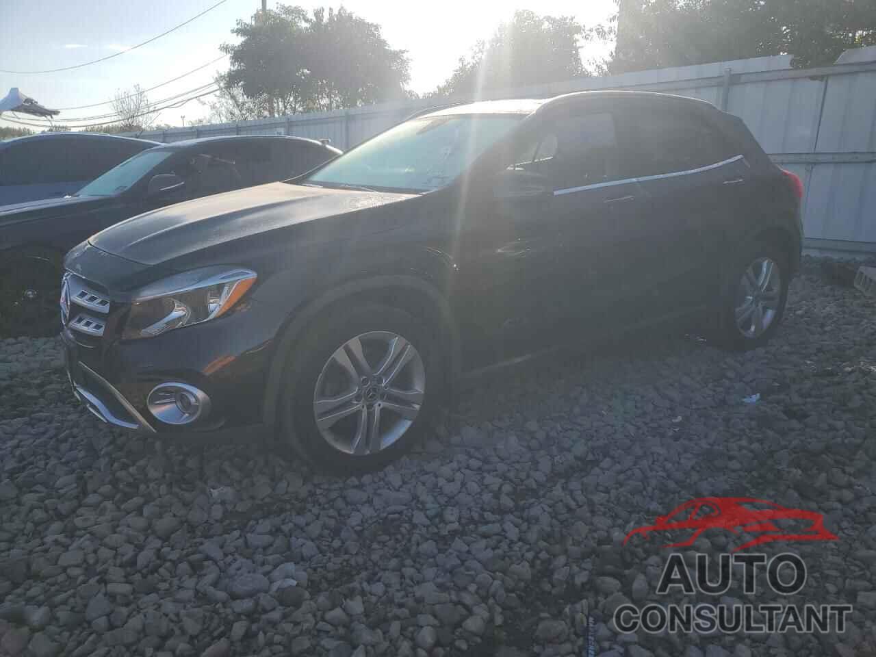 MERCEDES-BENZ GLA-CLASS 2019 - WDCTG4GB7KU009484
