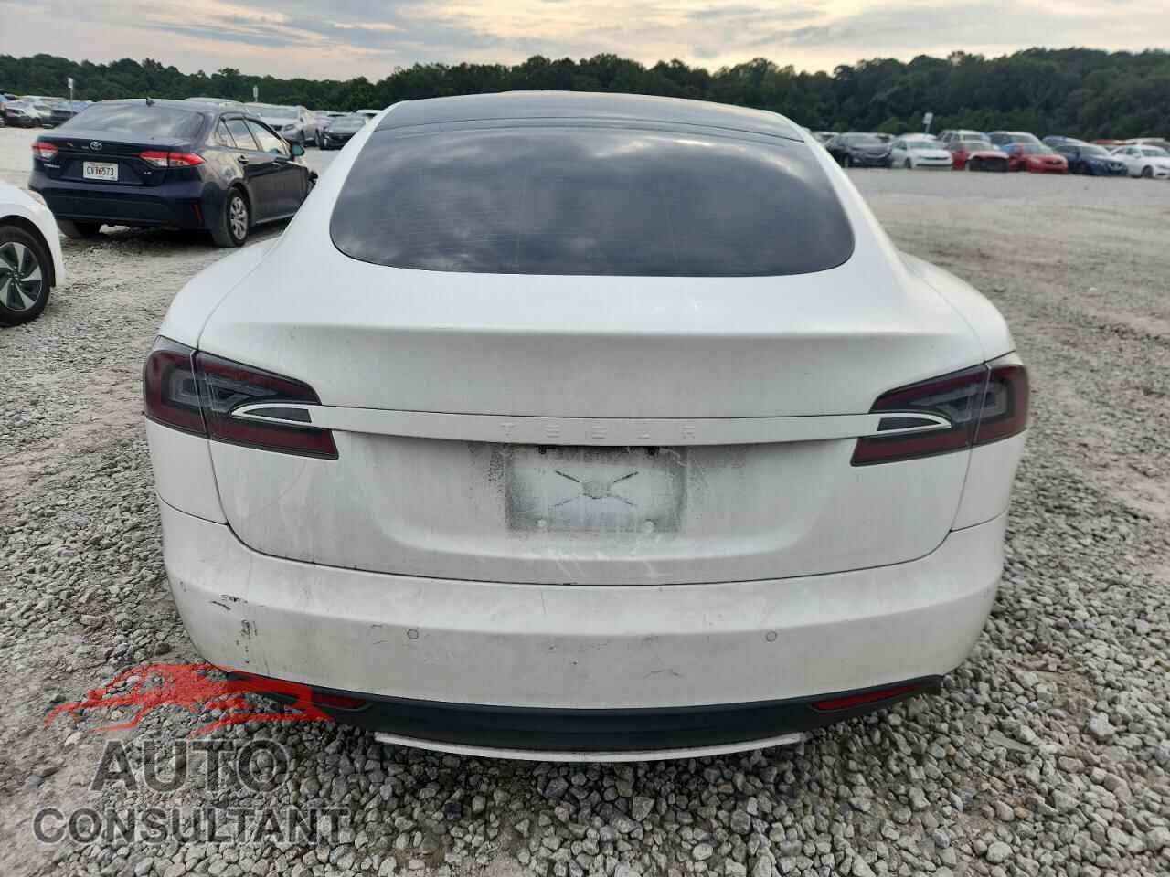 TESLA MODEL S 2014 - 5YJSA1H1XEFP63211