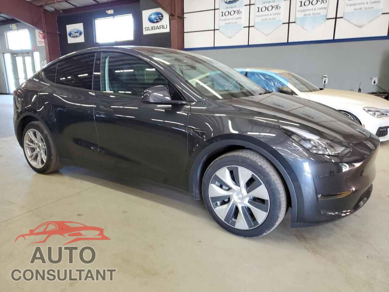 TESLA MODEL Y 2024 - 7SAYGDEE4RF023552