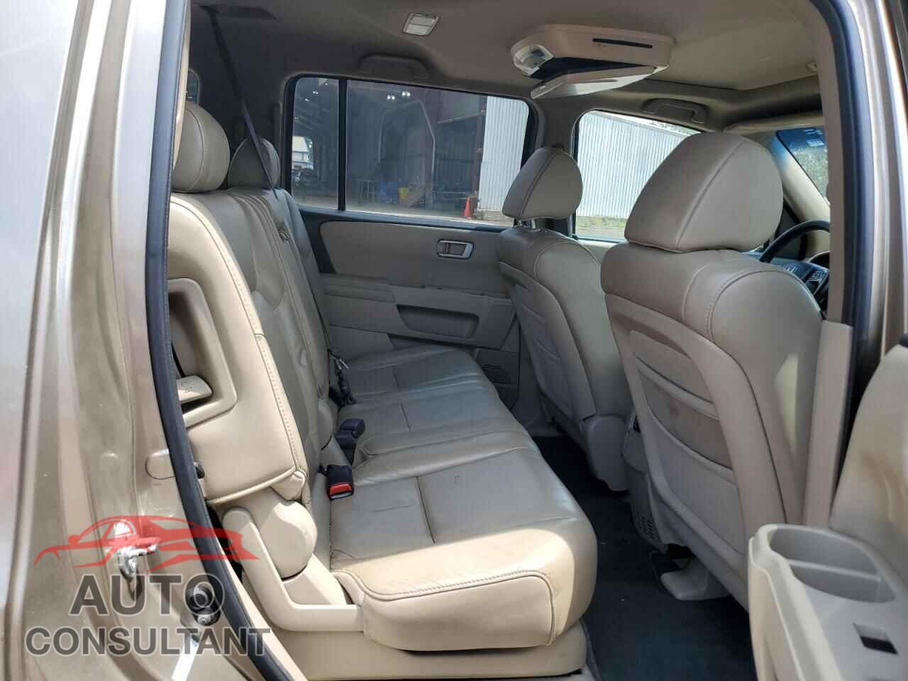 HONDA PILOT 2011 - 5FNYF3H50BB036150