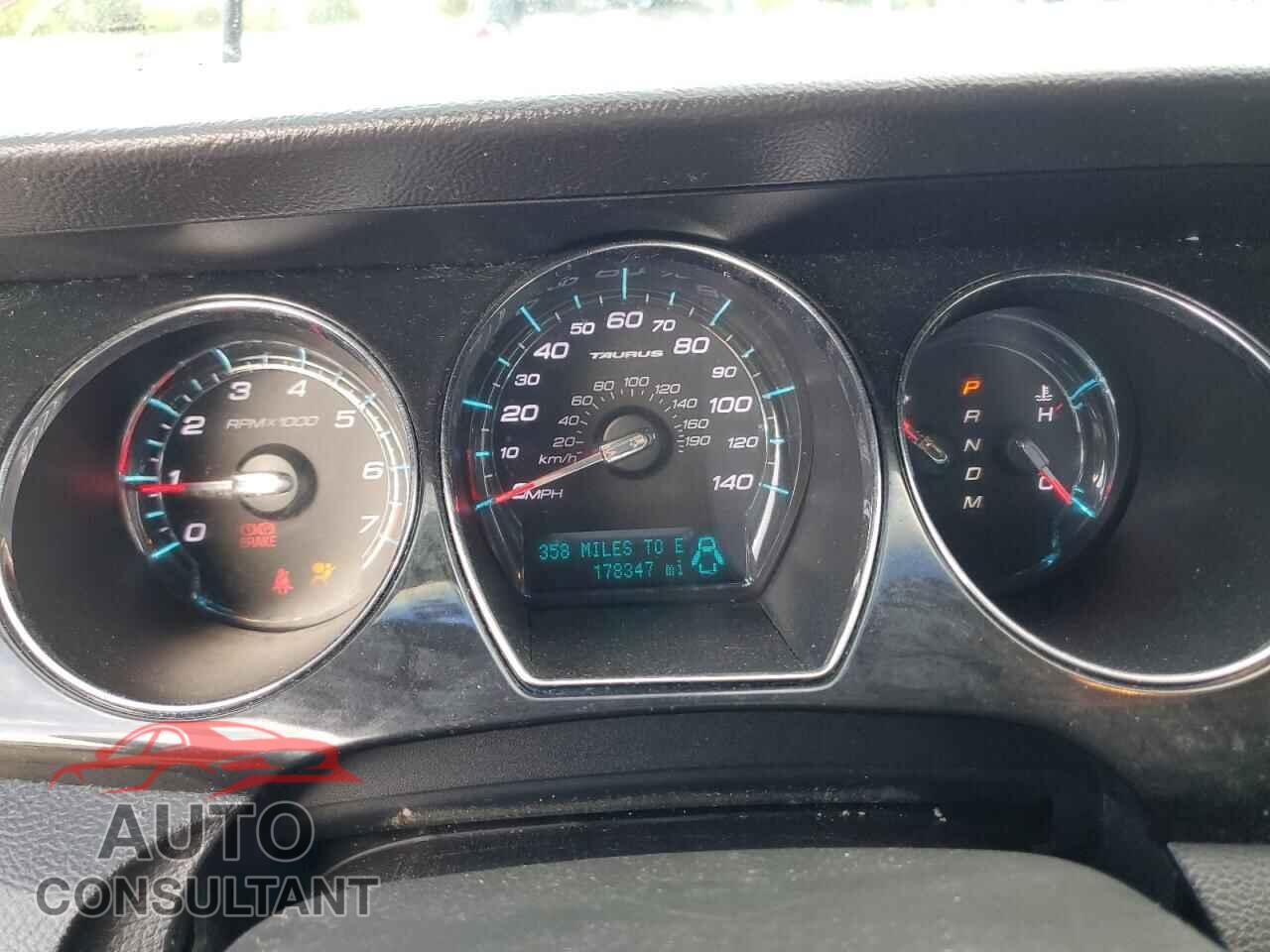 FORD TAURUS 2011 - 1FAHP2FW3BG135205
