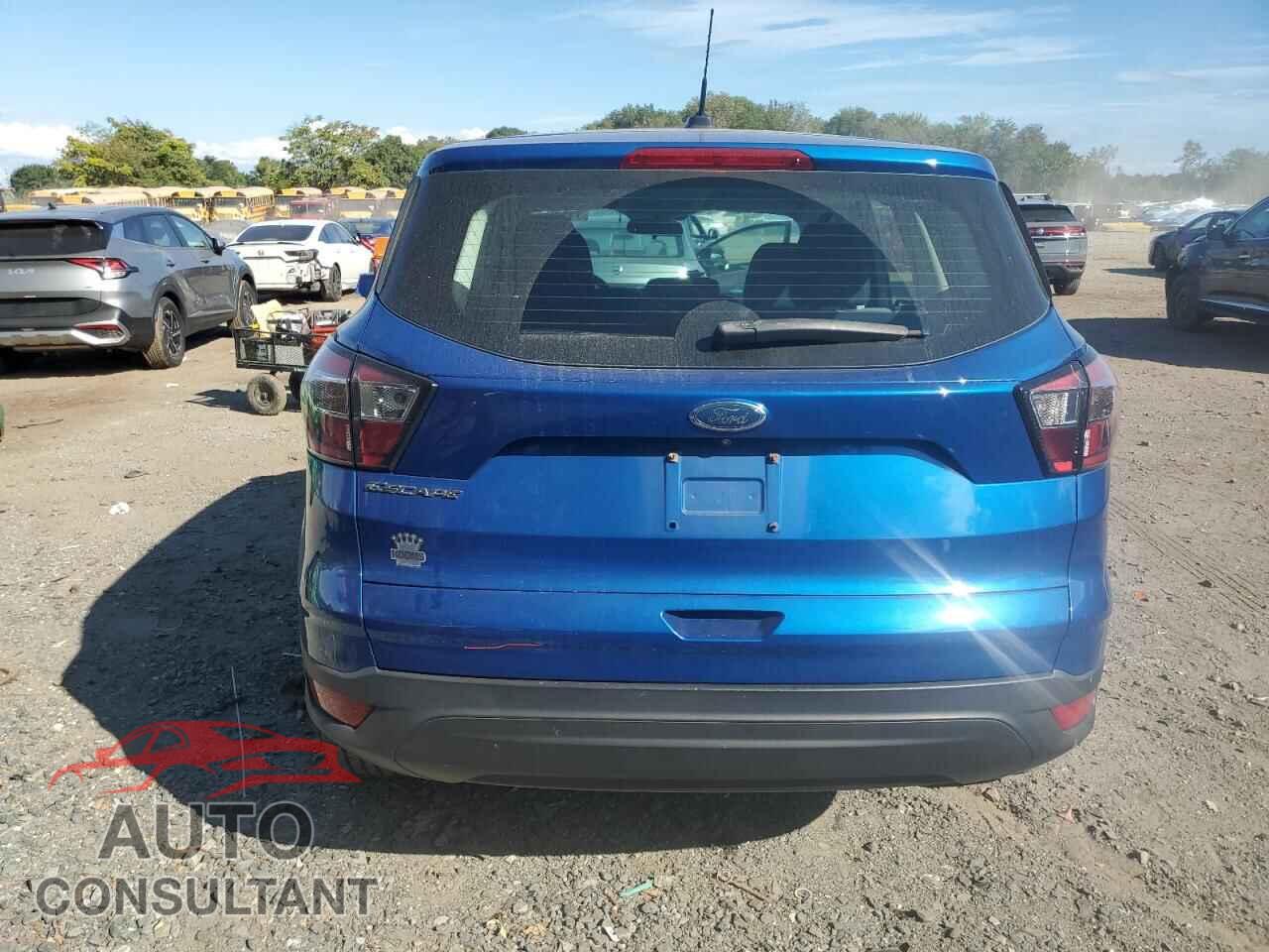 FORD ESCAPE 2017 - 1FMCU0F71HUC44357