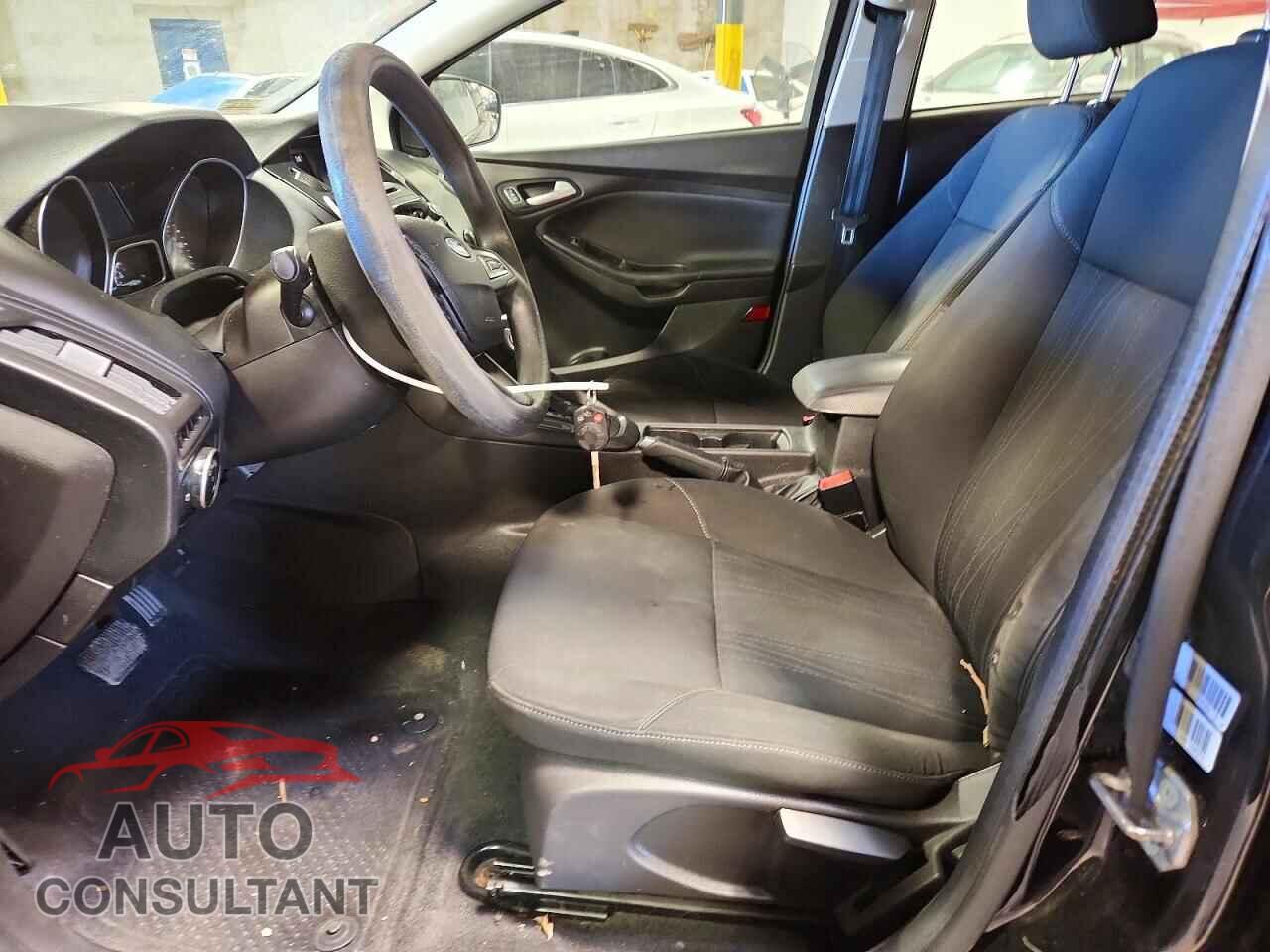 FORD FOCUS 2015 - 1FADP3K21FL301158