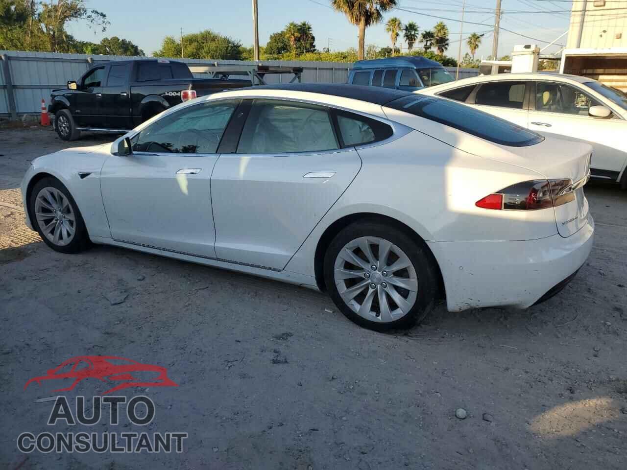 TESLA MODEL S 2017 - 5YJSA1E2XHF209829