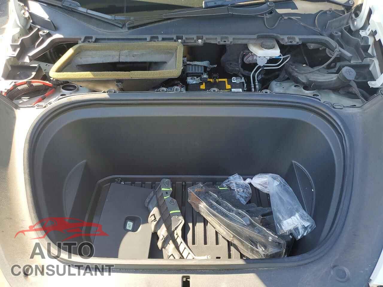 TESLA MODEL Y 2021 - 5YJYGDEEXMF140560