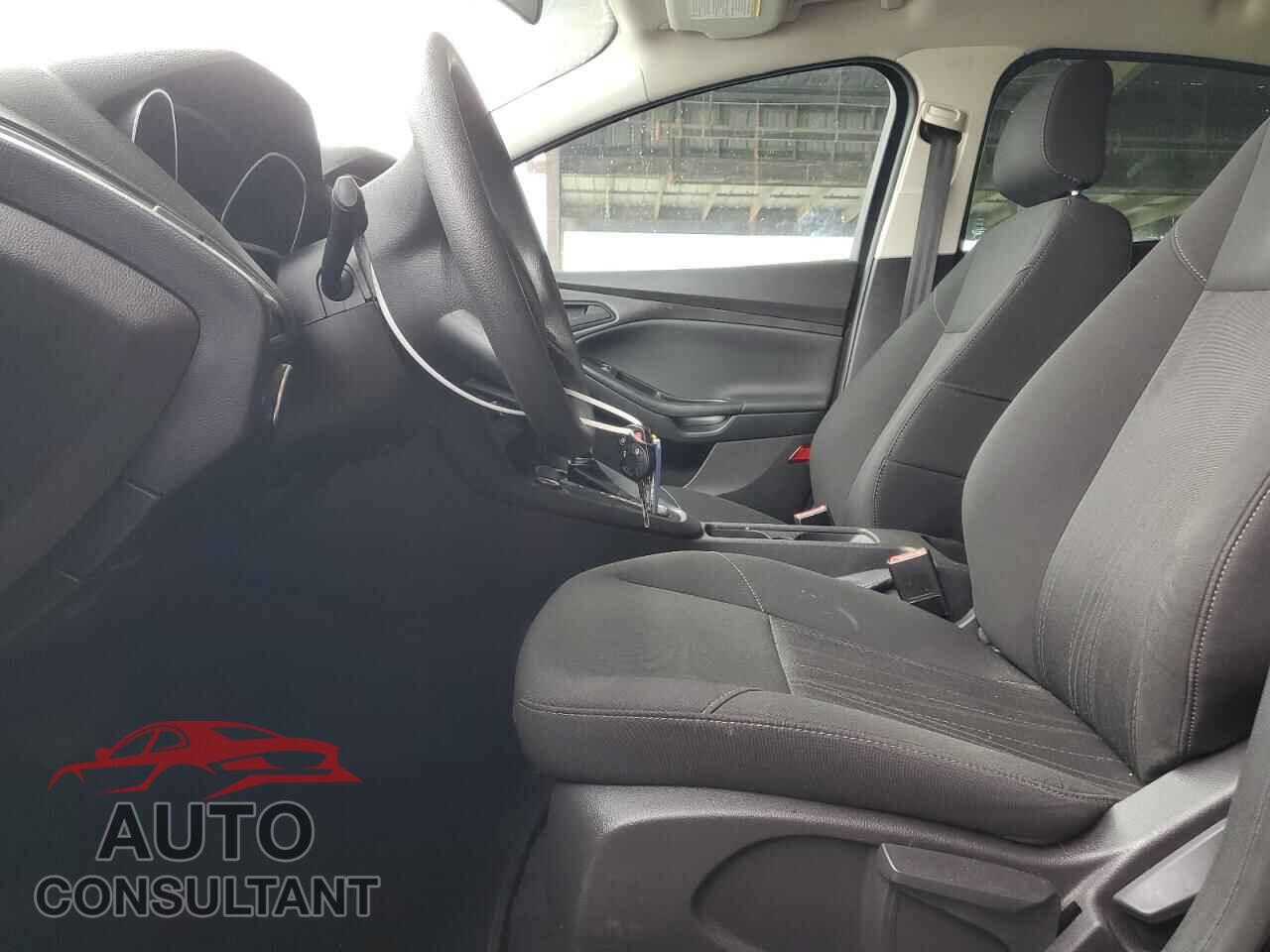 FORD FOCUS 2015 - 1FADP3E21FL314973