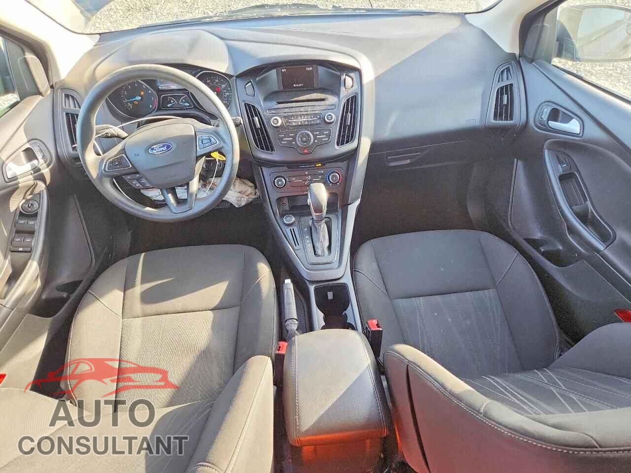 FORD FOCUS 2017 - 1FADP3K22HL281005