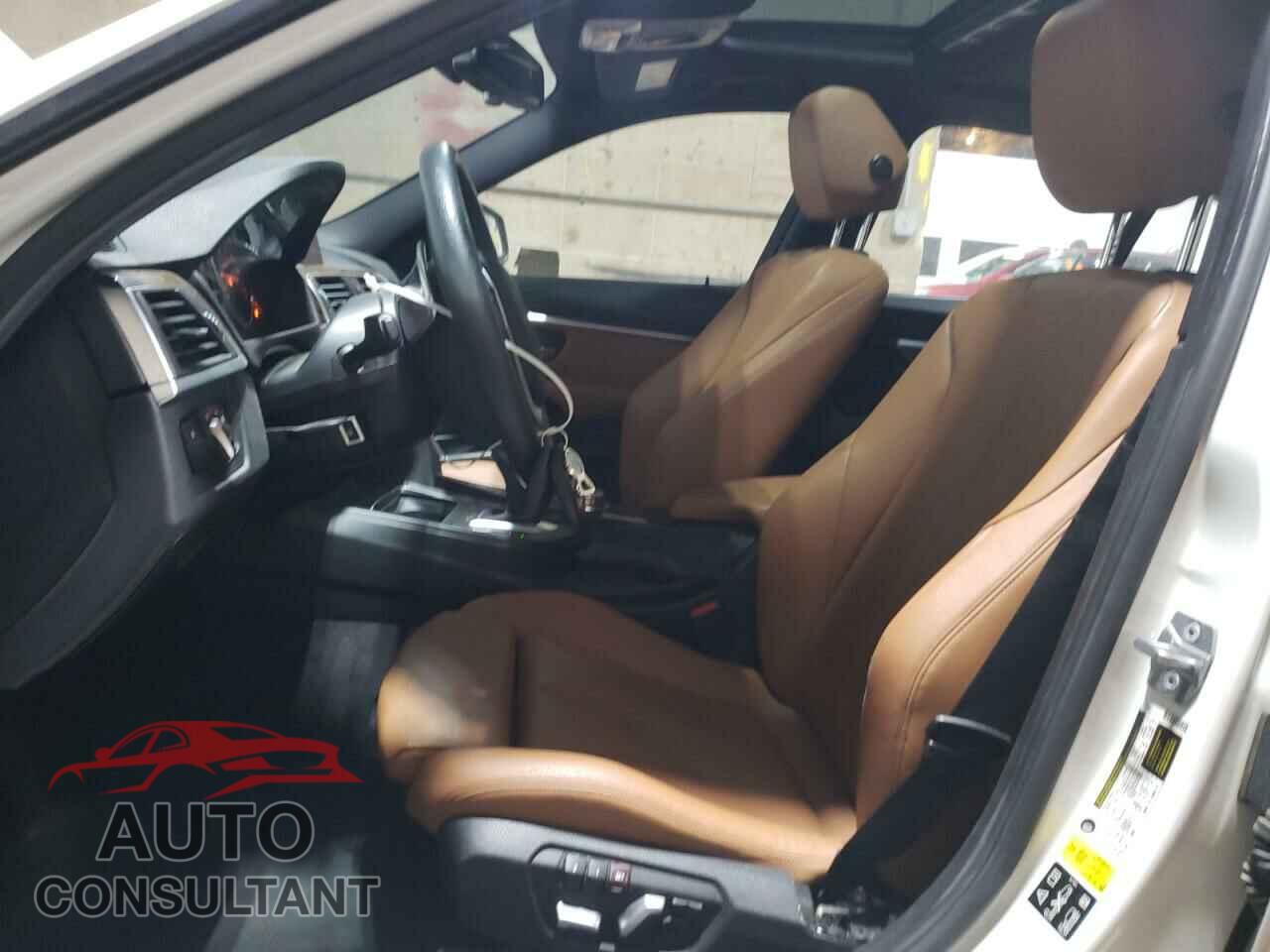 BMW 3 SERIES 2016 - WBA8E3G56GNU00114