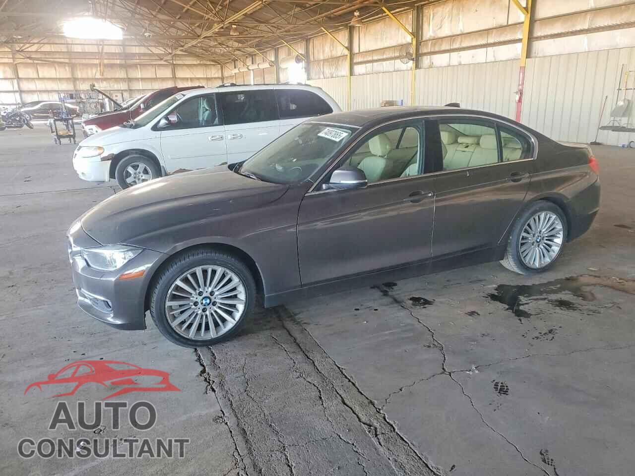 BMW 3 SERIES 2012 - WBA3C1C52CF433559