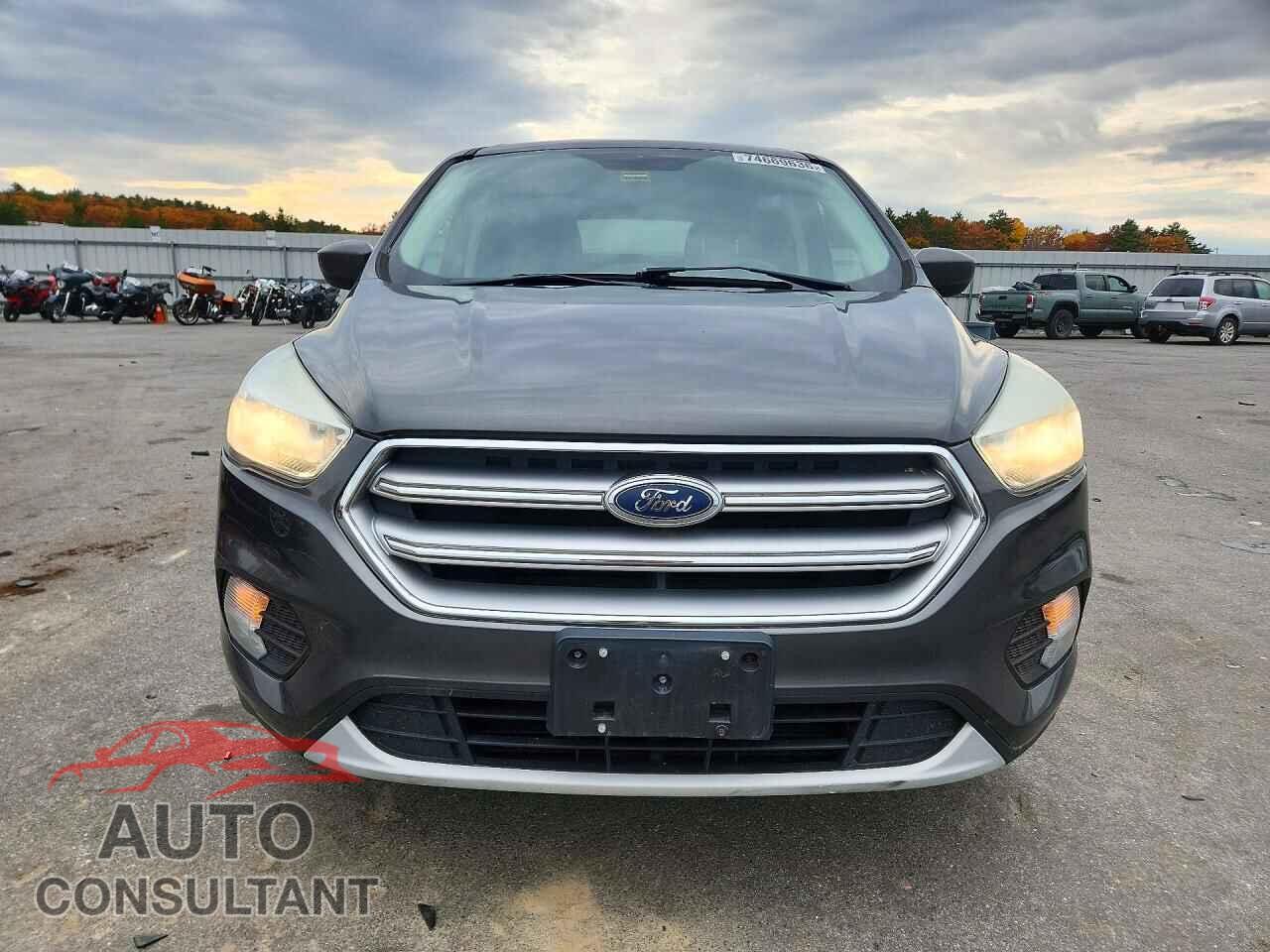 FORD ESCAPE 2017 - 1FMCU9GD0HUD63364