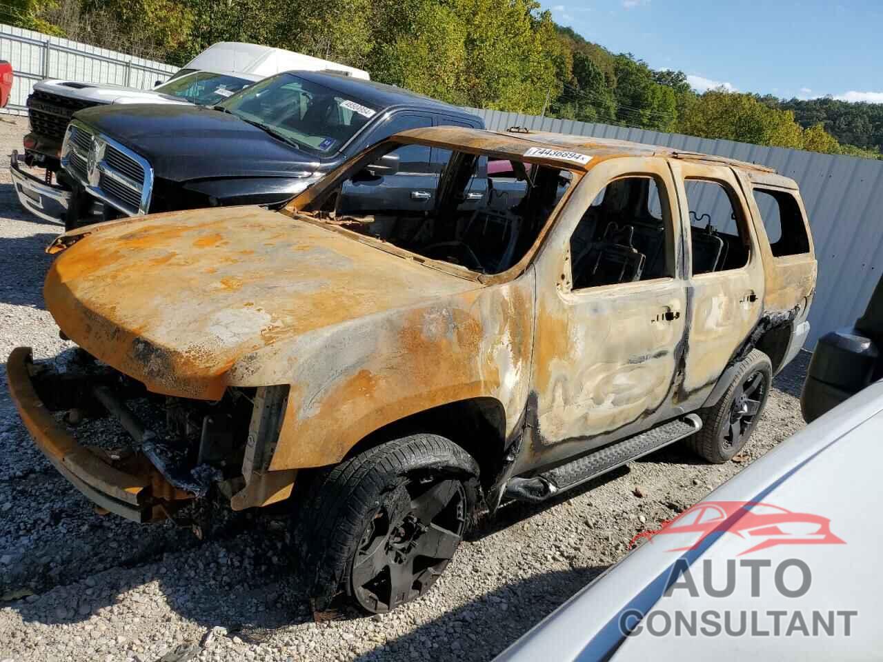 CHEVROLET TAHOE 2013 - 1GNSKBE02DR358314