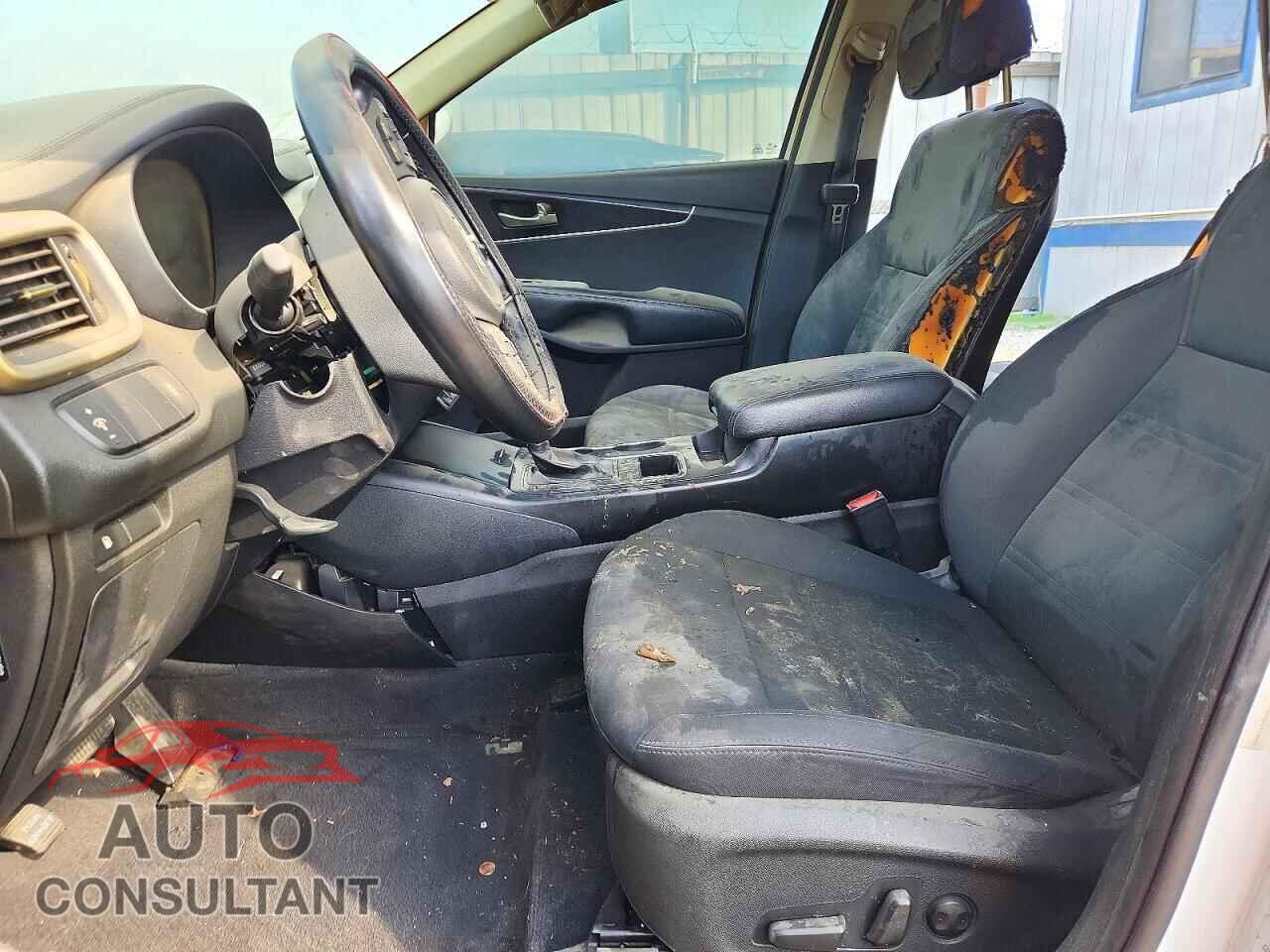 KIA SORENTO 2017 - 5XYPG4A38HG192848