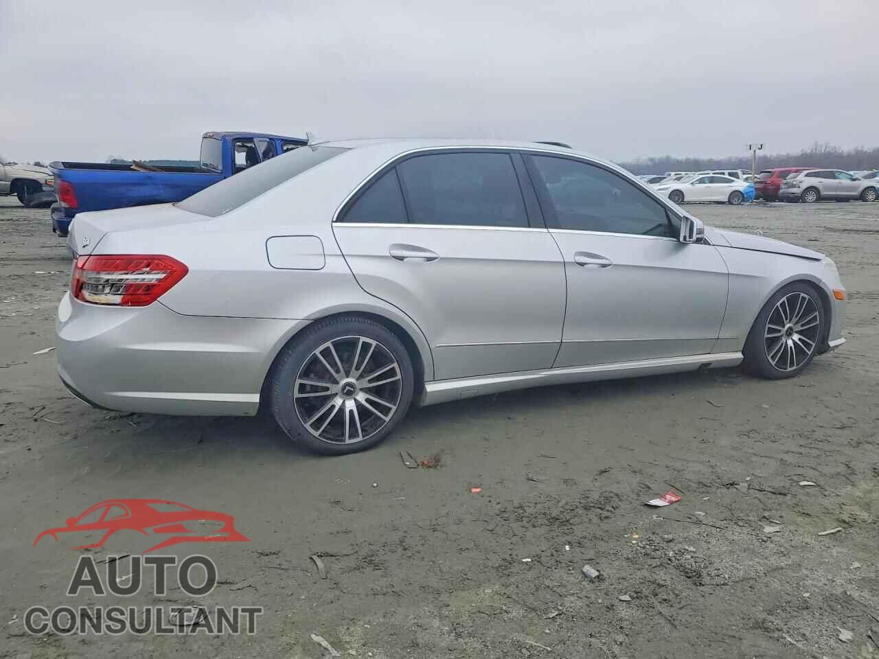 MERCEDES-BENZ E-CLASS 2011 - WDDHF5GB6BA307388