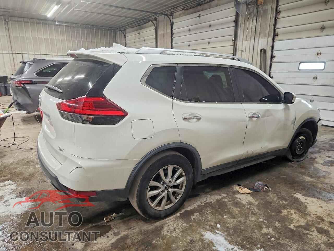 NISSAN ROGUE 2017 - KNMAT2MT5HP593546