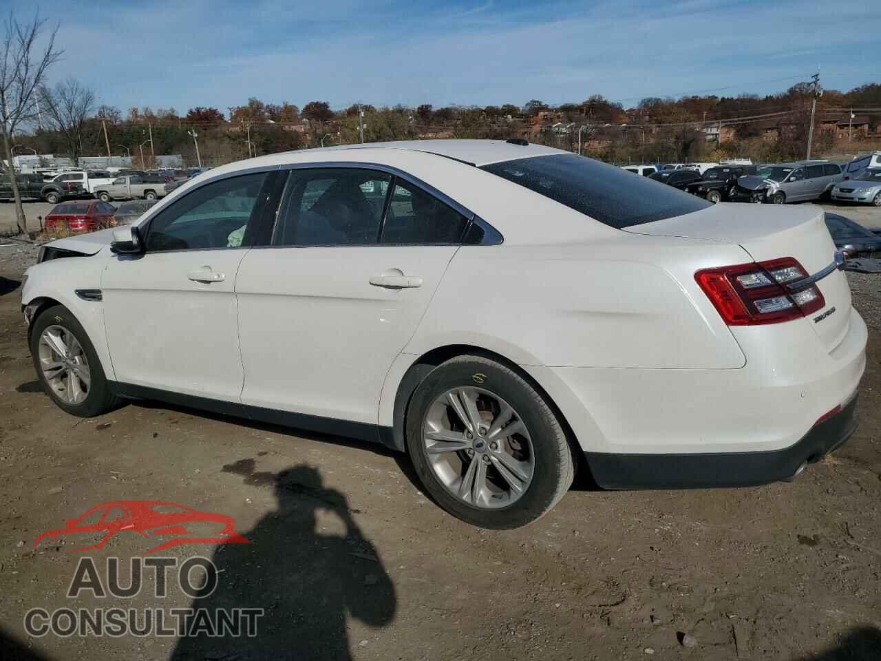 FORD TAURUS 2017 - 1FAHP2E80HG122116
