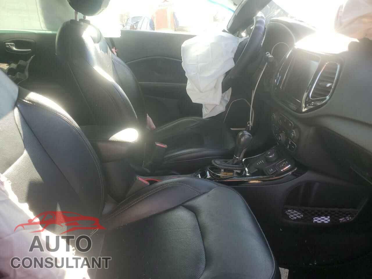 JEEP COMPASS 2019 - 3C4NJDCB6KT747602