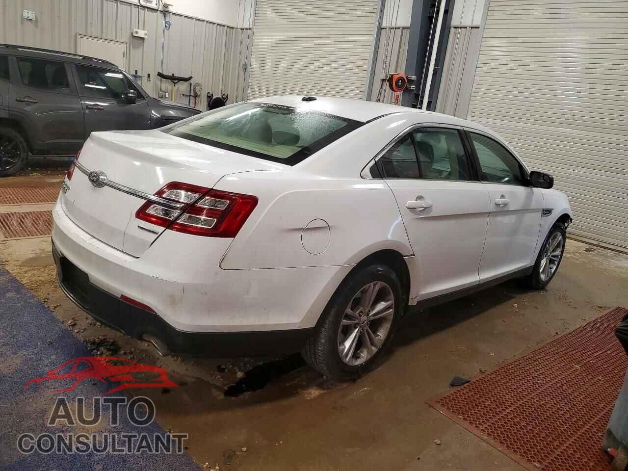 FORD TAURUS 2019 - 1FAHP2D80KG106376
