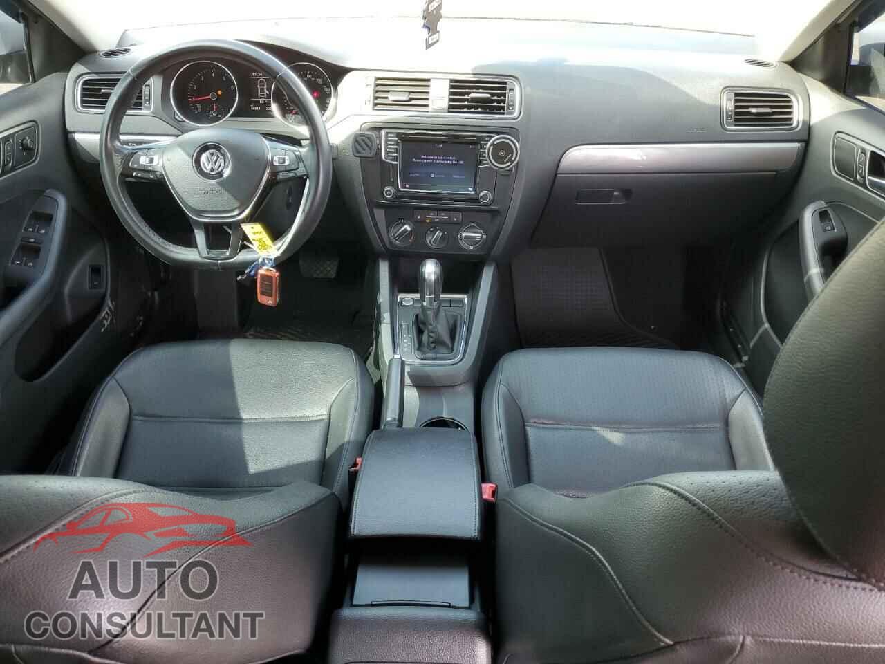 VOLKSWAGEN JETTA 2017 - 3VWDB7AJ2HM249322