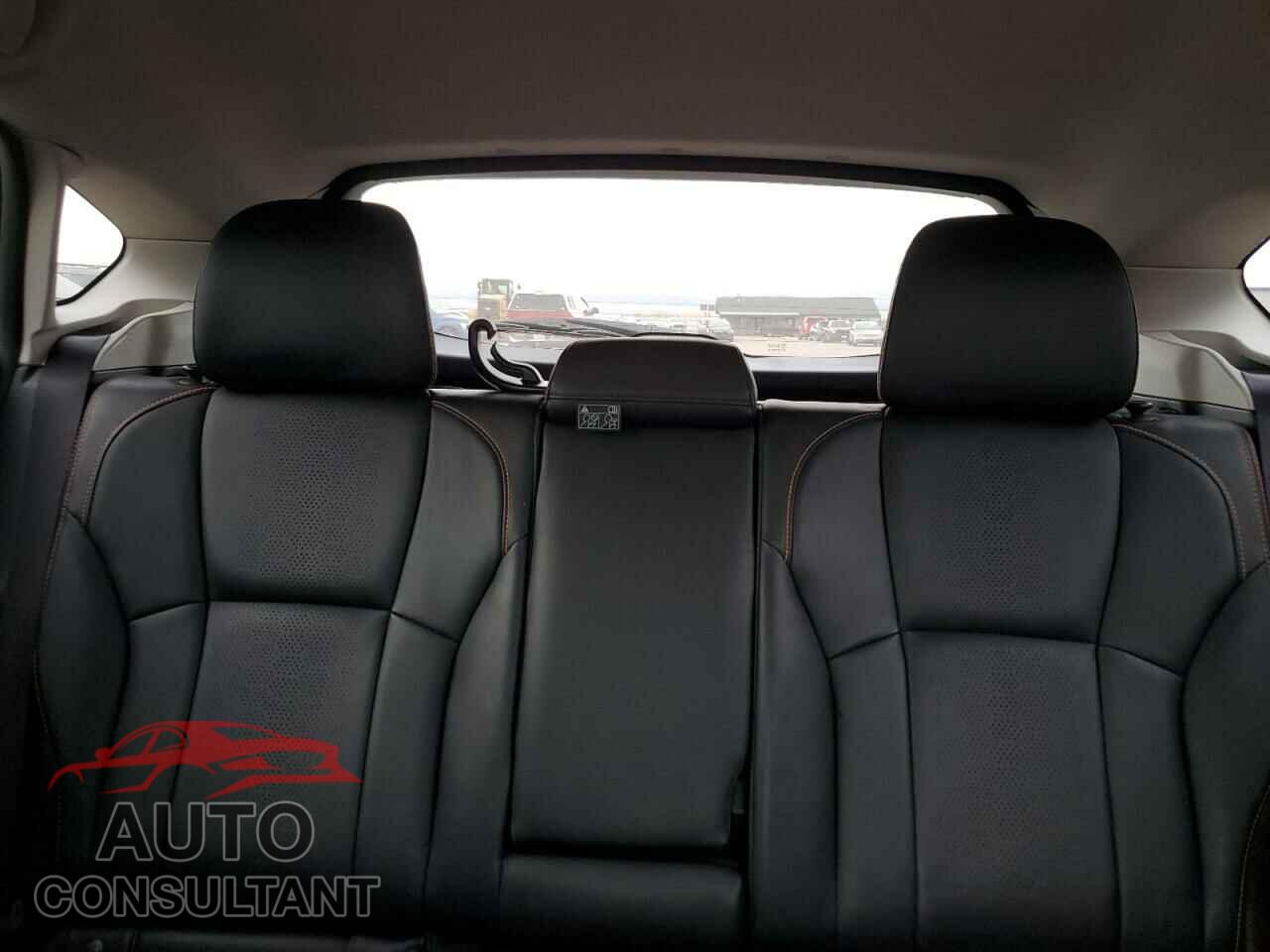 SUBARU CROSSTREK 2018 - JF2GTAJC3JH257131