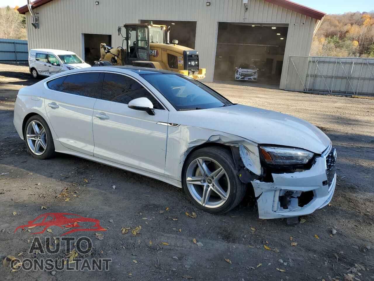 AUDI A5 2021 - WAUDACF57MA038325