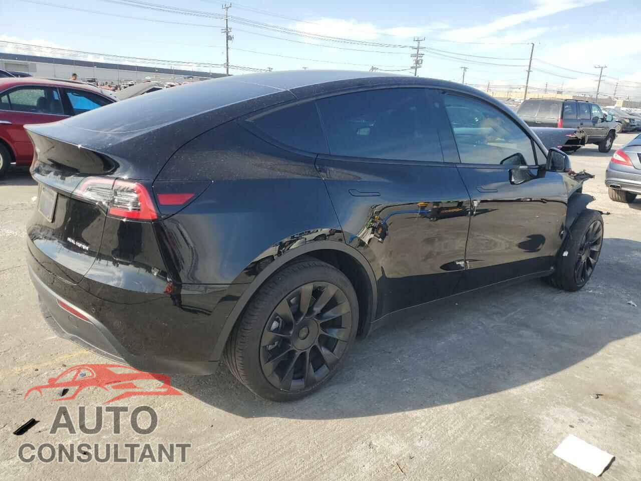 TESLA MODEL Y 2022 - 7SAYGDEE8NF370652