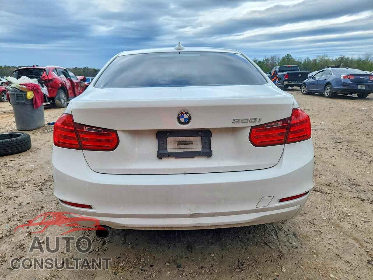 BMW 320 2015 - WBA3B1G57FNT03655