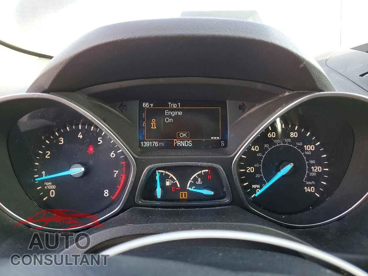 FORD ESCAPE 2017 - 1FMCU0F76HUB44643