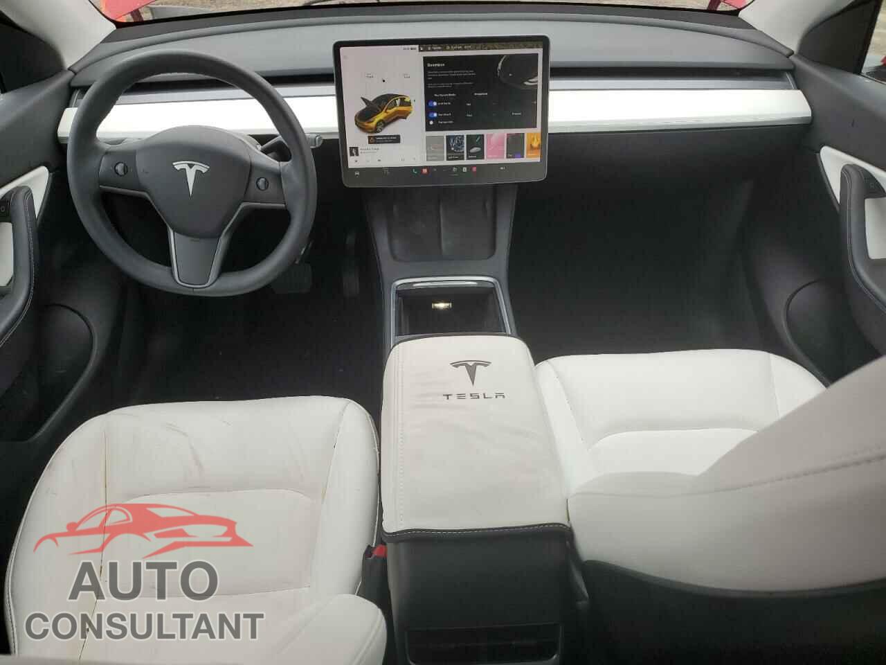 TESLA MODEL Y 2021 - 5YJYGDEE4MF144152