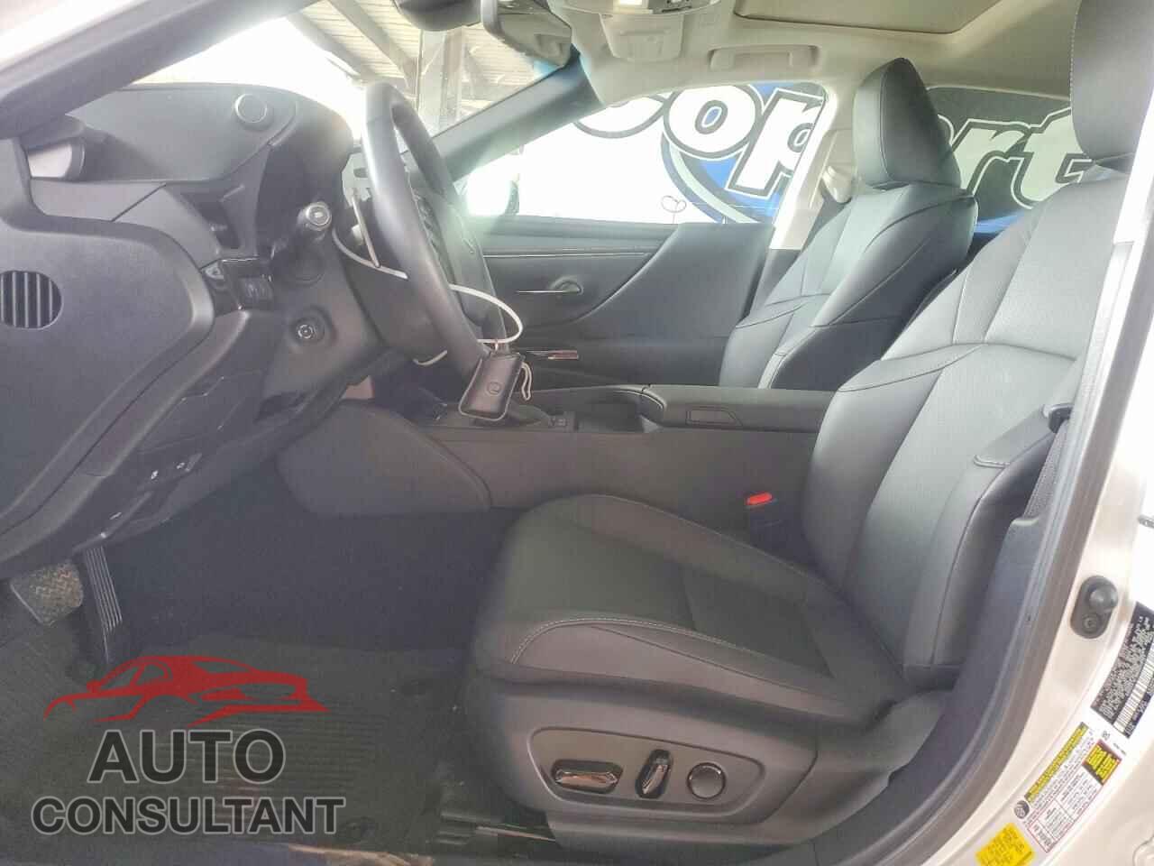 LEXUS ES300 2024 - 58ADA1C19RU049121